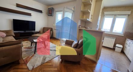 Квартира с двумя спальнями и видом на море в центре города Бар