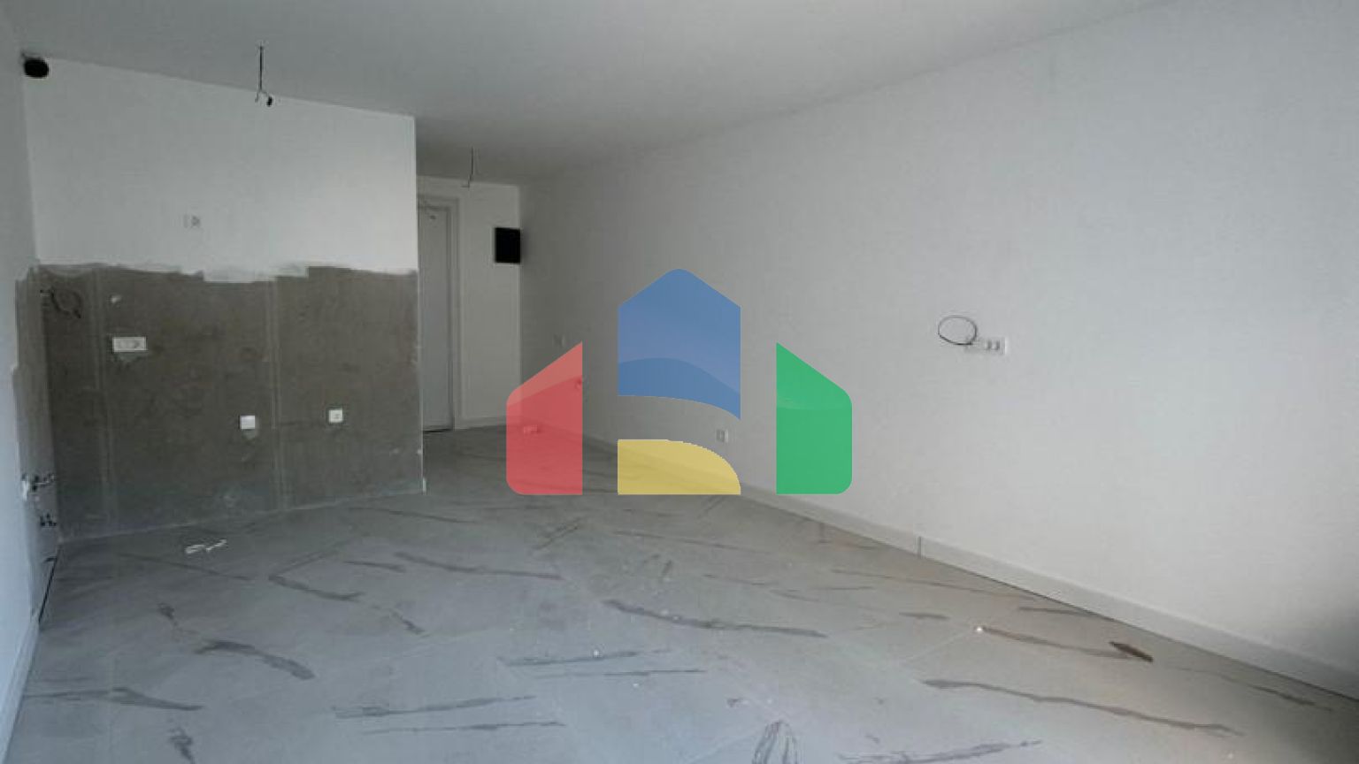 Продаётся студия в Баре в комплексе с бассейном Emerald Residence