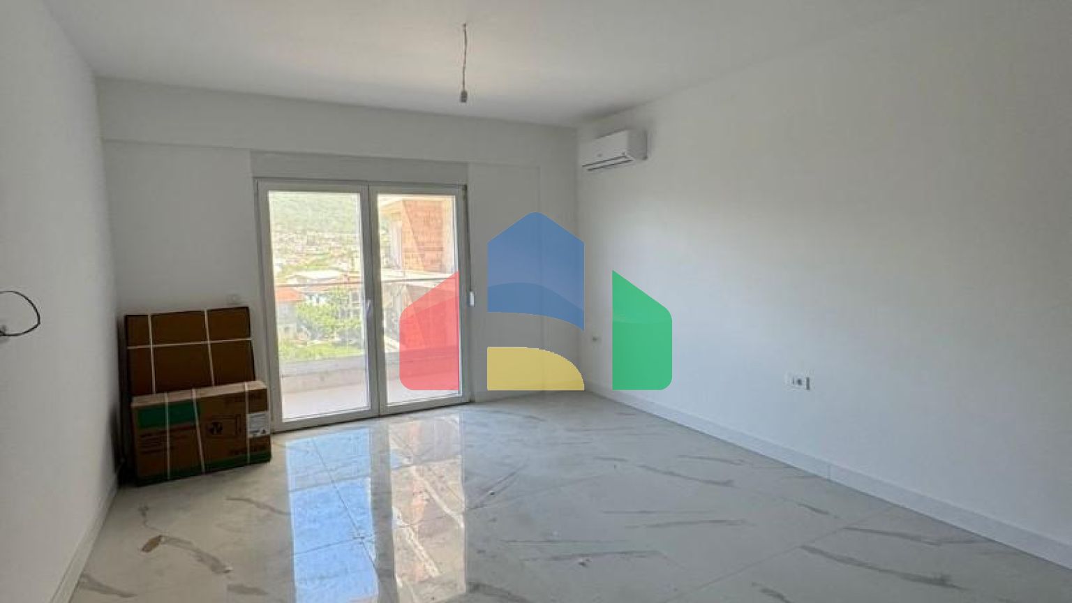 Продаётся студия в Баре в комплексе с бассейном Emerald Residence