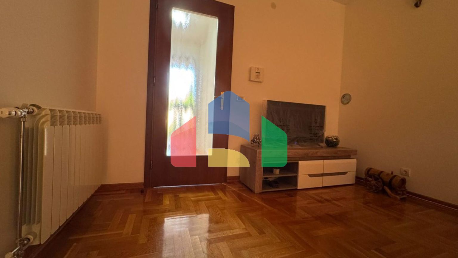 Комфортабельный дом в центре Бара у моря и всей городской инфраструктуры