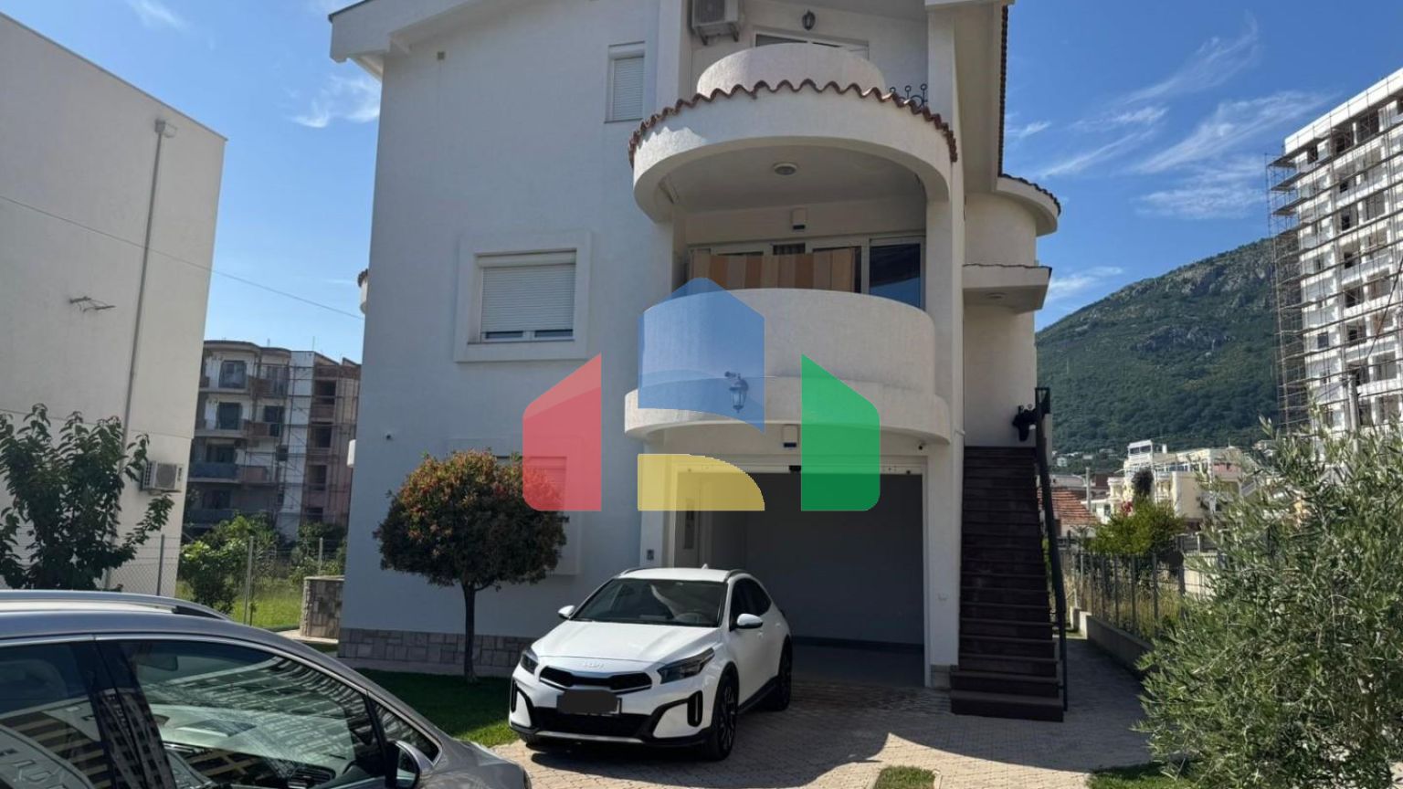 Комфортабельный дом в центре Бара у моря и всей городской инфраструктуры