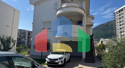 Комфортабельный дом в центре Бара у моря и всей городской инфраструктуры Комфортабельный дом в центре Бара у моря и всей городской инфраструктуры