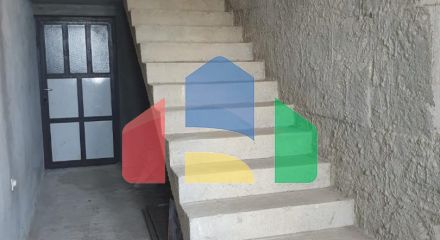 Трёхэтажный дом  в Баре