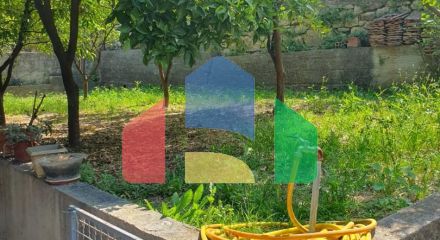 Трёхэтажный дом  в Баре