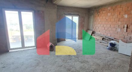 Трёхэтажный дом  в Баре