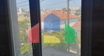 Трёхэтажный дом  в Баре