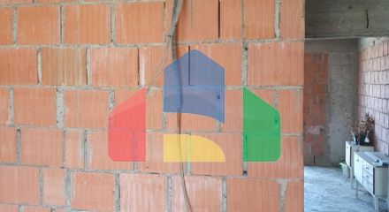 Трёхэтажный дом  в Баре