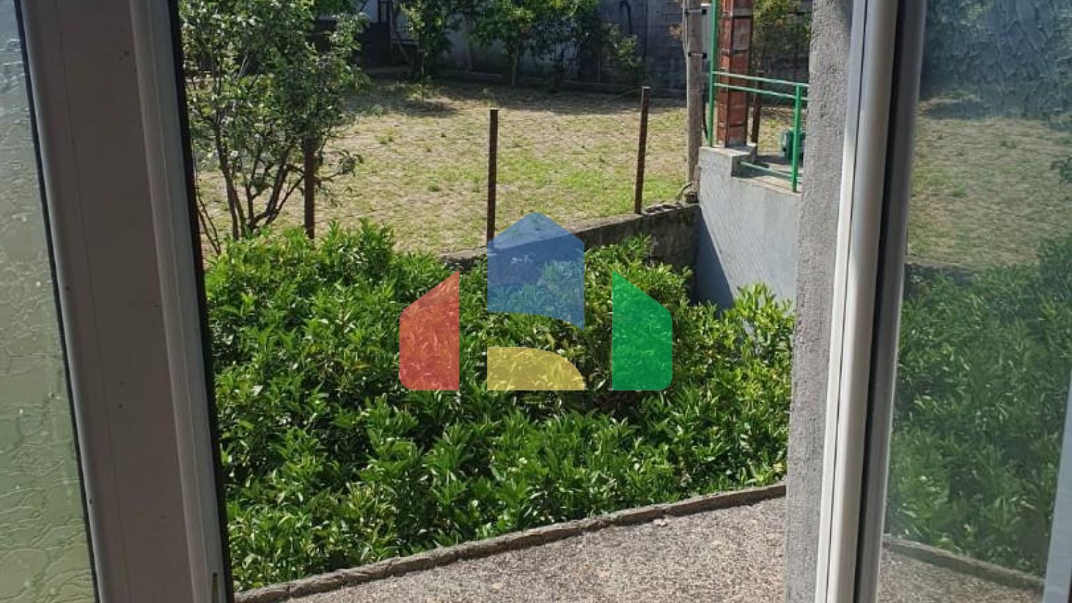 Трёхэтажный дом  в Баре