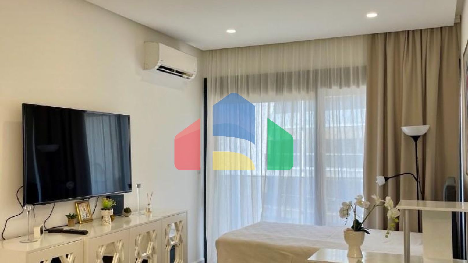 Однокомнатная квартира в жилом комплексе Soho Citу, Бар