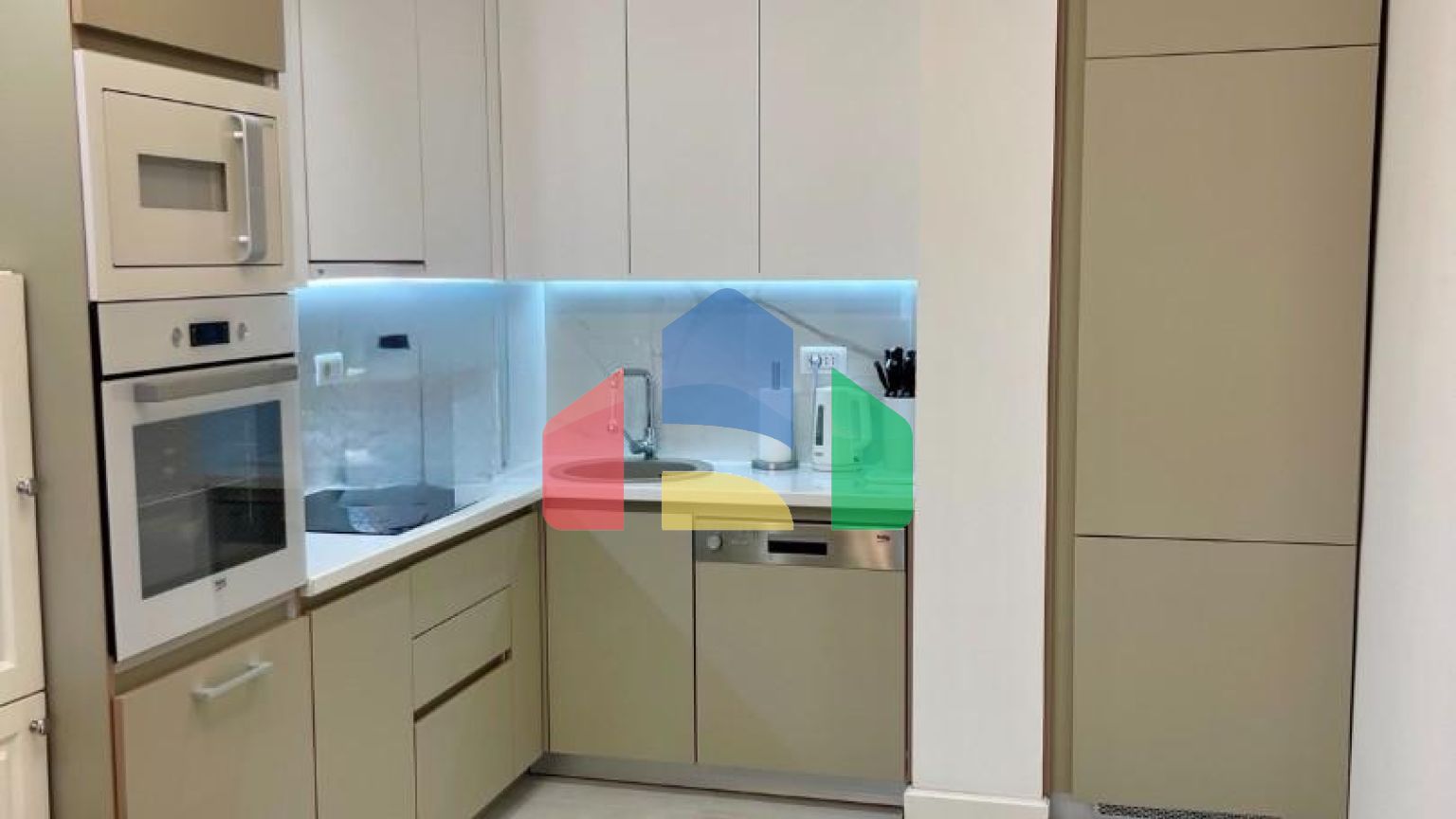 Однокомнатная квартира в жилом комплексе Soho Citу, Бар