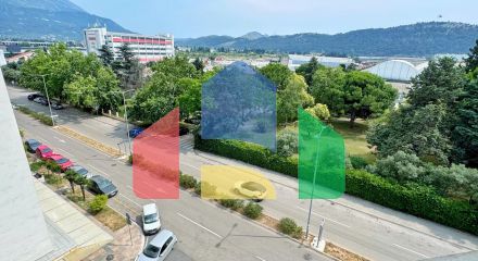 Продаётся квартира в Баре на первой линии моря