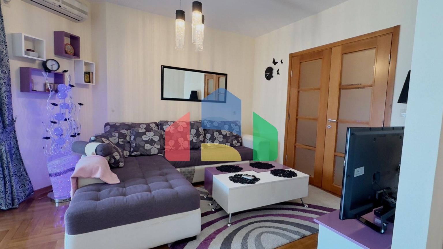 Продаётся квартира в Баре на первой линии моря