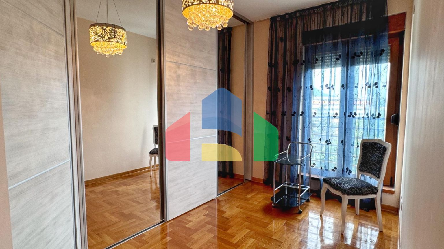 Продаётся квартира в Баре на первой линии моря