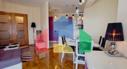 Продаётся квартира в Баре на первой линии моря