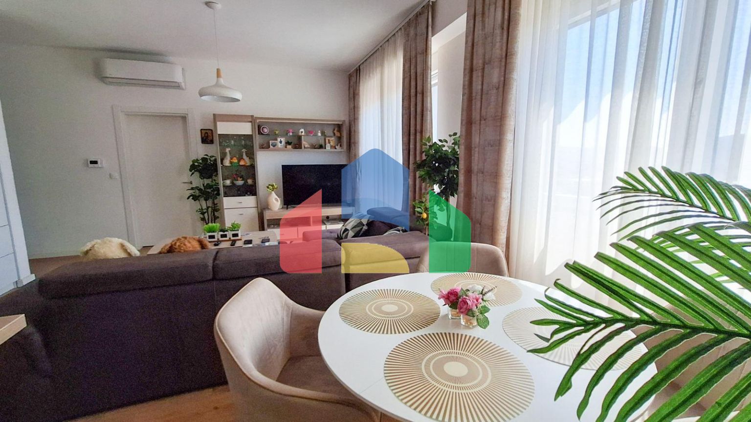 Квартира в новом современном доме в центре города Бар