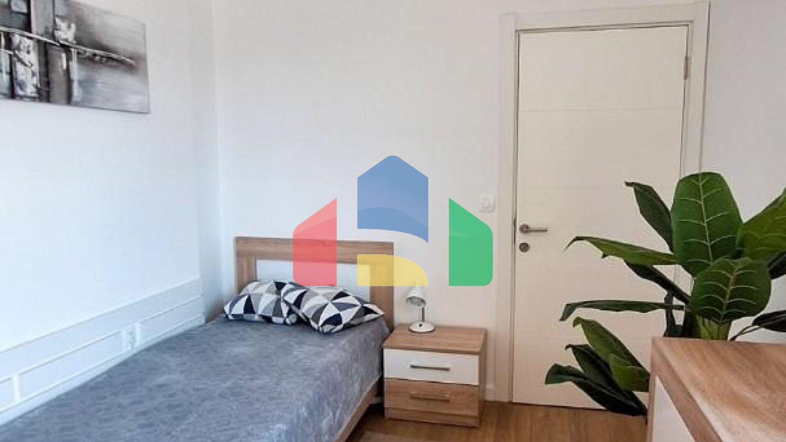 Квартира в новом современном доме в центре города Бар