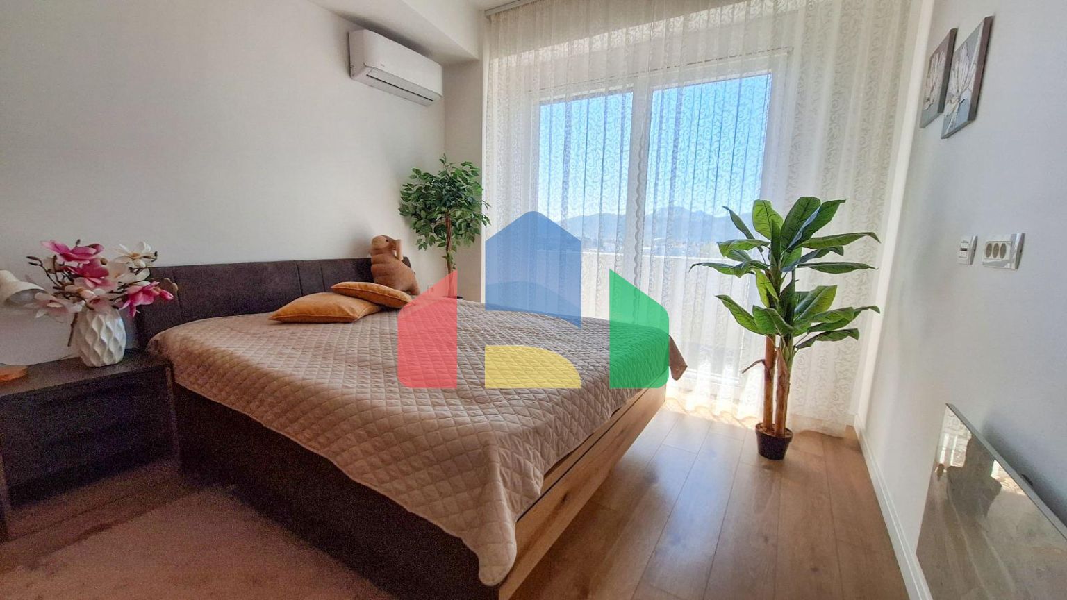 Квартира в новом современном доме в центре города Бар