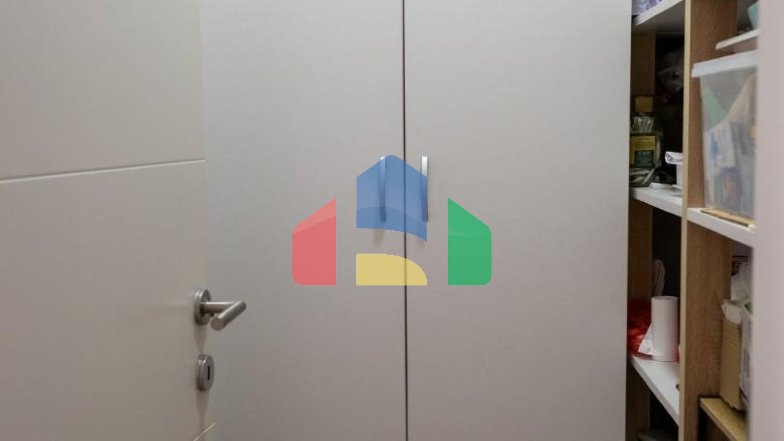 Квартира в новом современном доме в центре города Бар