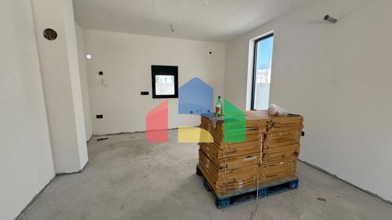 Новая вилла в Баре с бассейном и гаражом