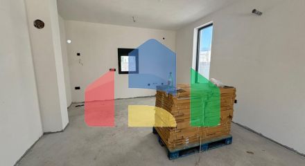 Новая вилла в Баре с бассейном и гаражом Новая вилла в Баре с бассейном и гаражом