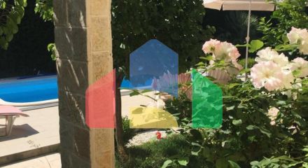 Продаётся трёхэтажный дом с бассейном  Бар, район Полье