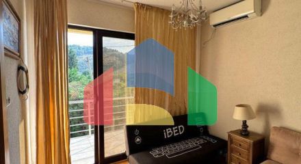 Продаётся трёхэтажный дом с бассейном  Бар, район Полье