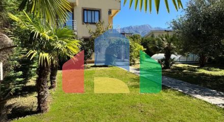 Продаётся трёхэтажный дом с бассейном  Бар, район Полье