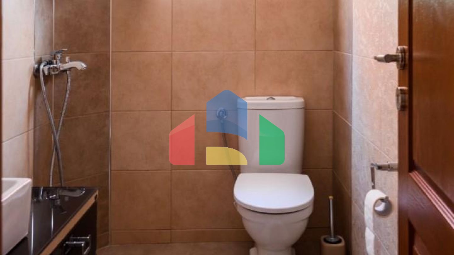 Мини отель с бассейном и видом на море в Баре