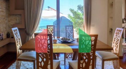 Мини отель с бассейном и видом на море в Баре