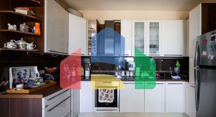 Мини отель с бассейном и видом на море в Баре