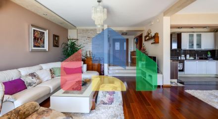 Мини отель с бассейном и видом на море в Баре