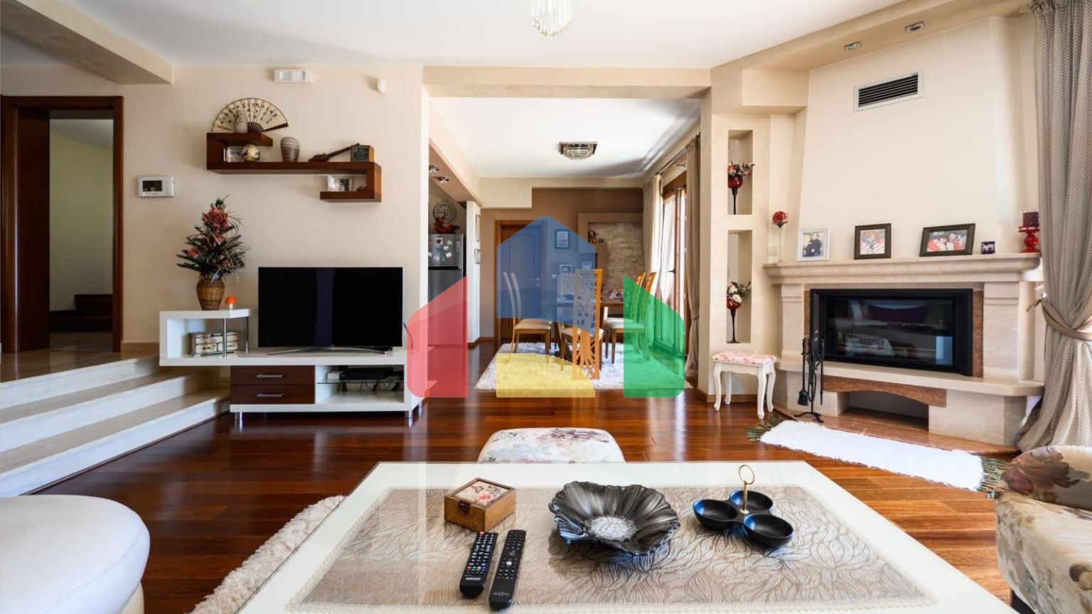 Мини отель с бассейном и видом на море в Баре