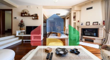 Мини отель с бассейном и видом на море в Баре