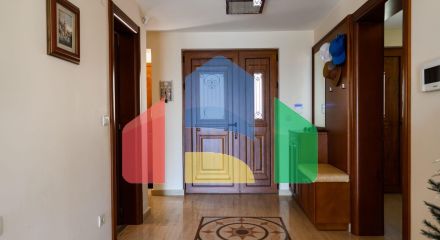 Мини отель с бассейном и видом на море в Баре