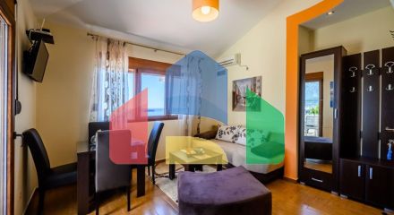 Мини отель с бассейном и видом на море в Баре