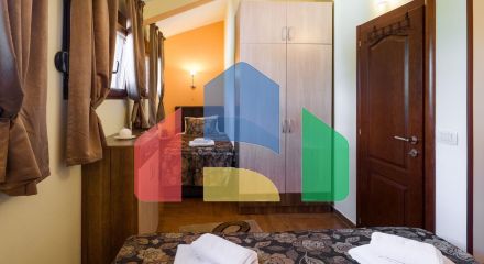 Мини отель с бассейном и видом на море в Баре