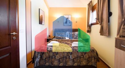 Мини отель с бассейном и видом на море в Баре