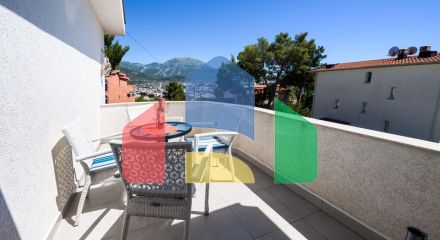 Мини отель с бассейном и видом на море в Баре