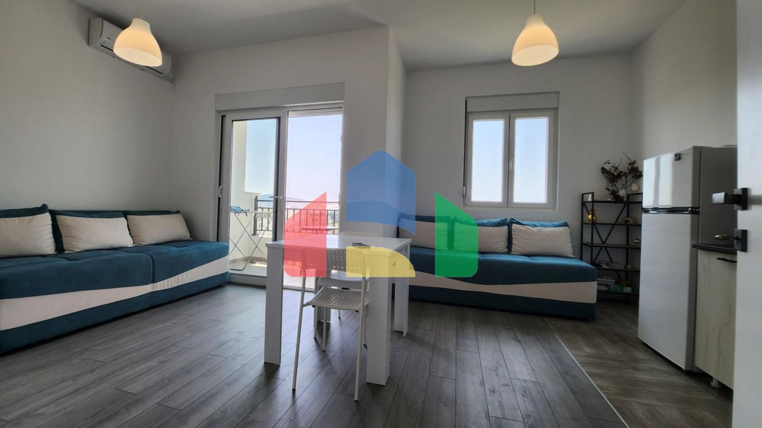 Студия в городе Бар с видом на море меблирована