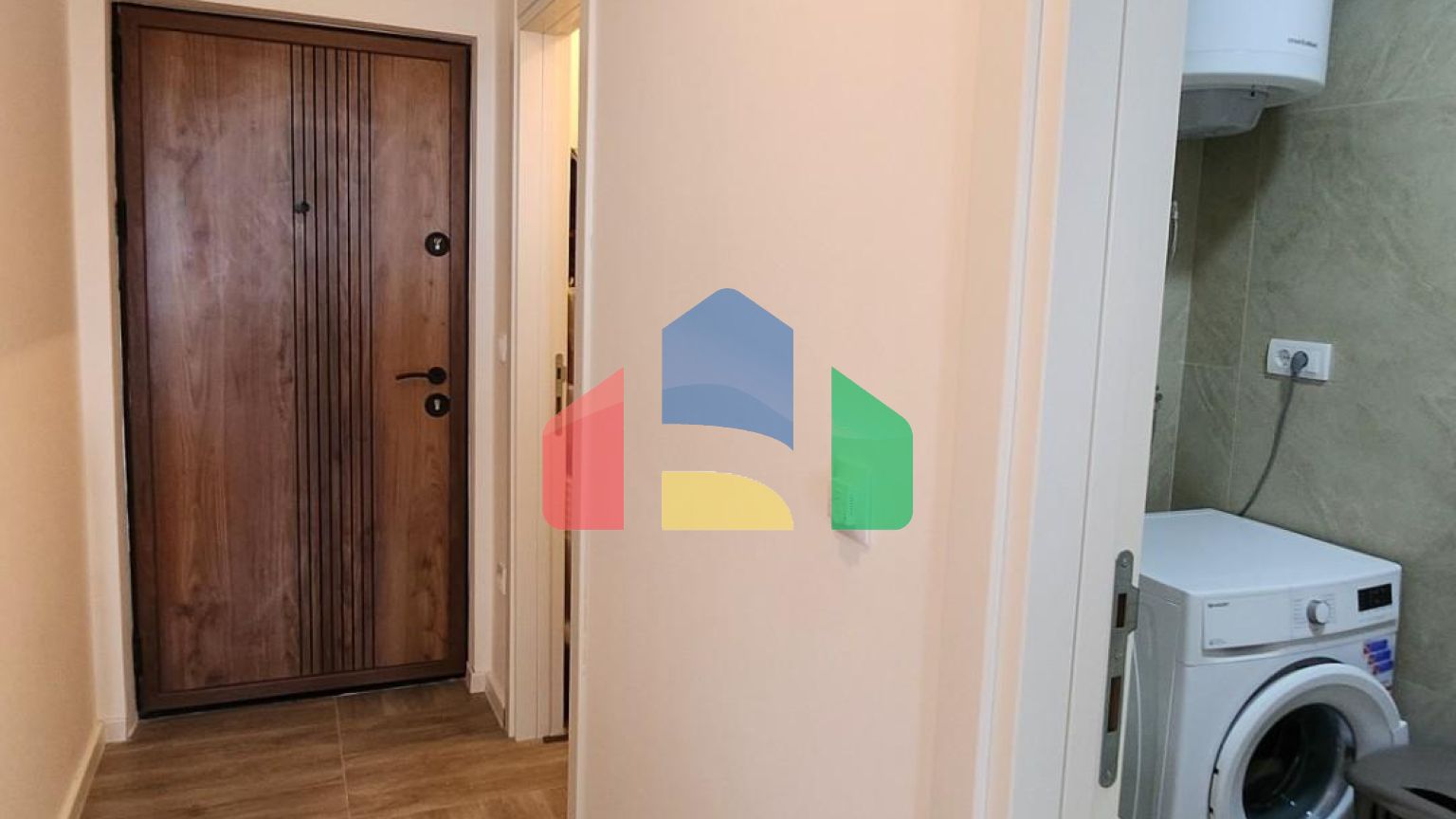 Студия в городе Бар с видом на море меблирована