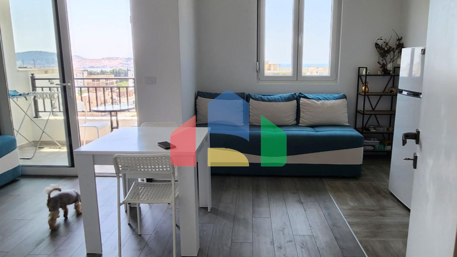 Студия в городе Бар с видом на море меблирована