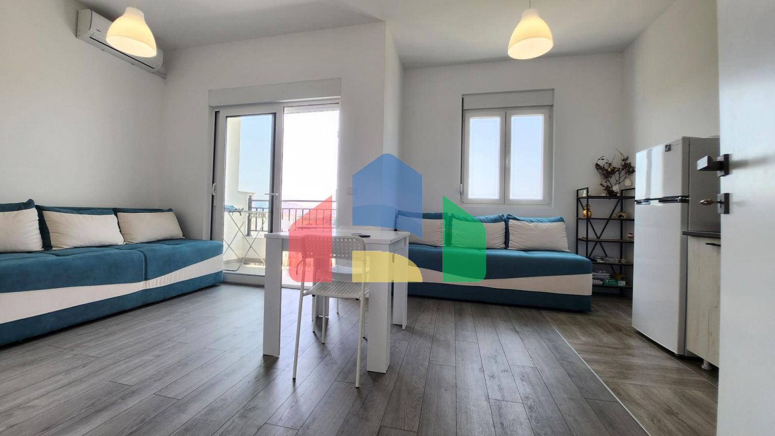 Студия в городе Бар с видом на море меблирована