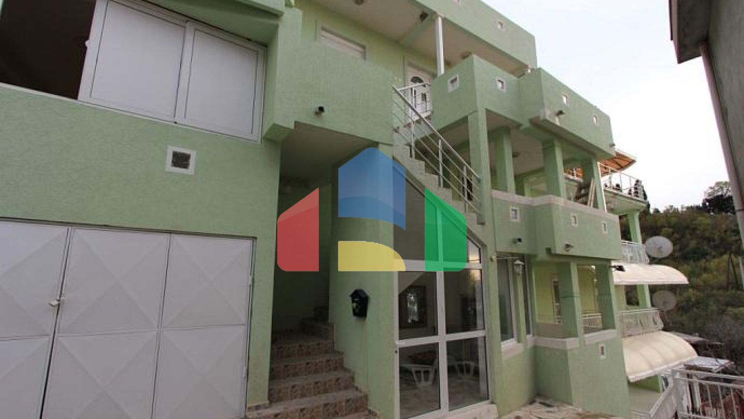 Отель в Сутоморе