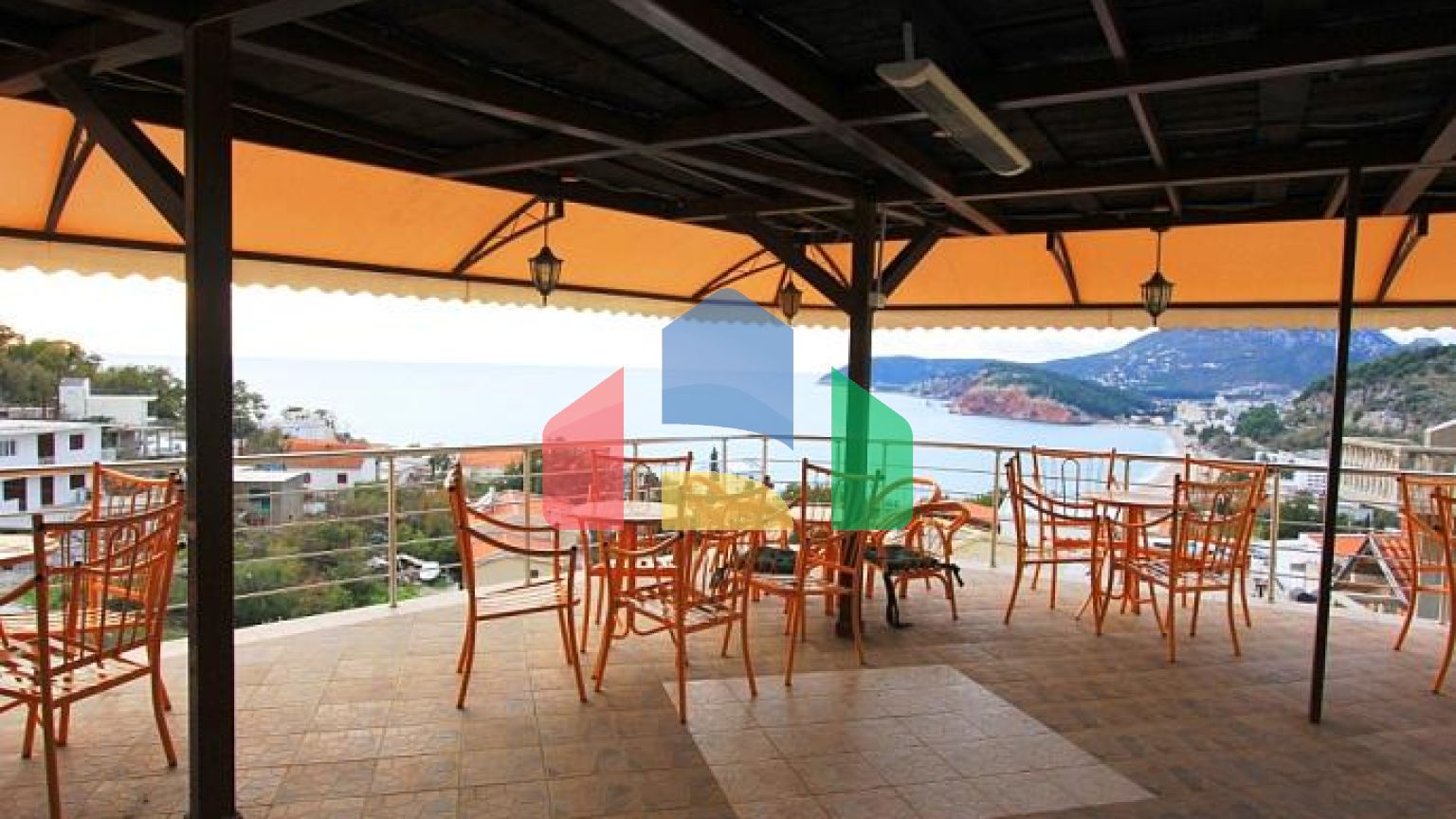 Отель в Сутоморе