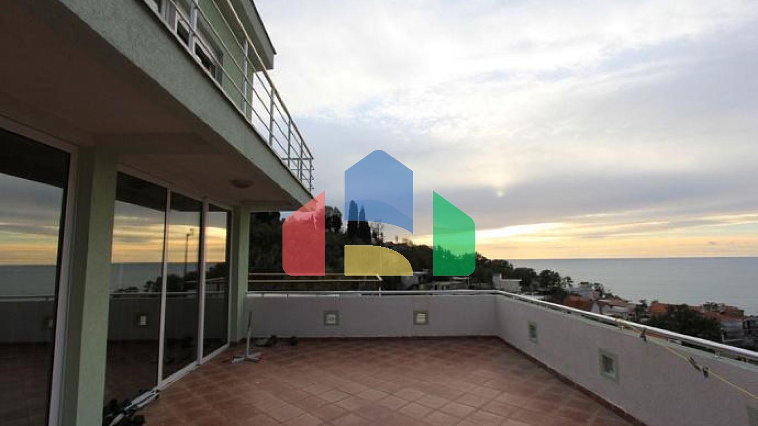 Отель в Сутоморе