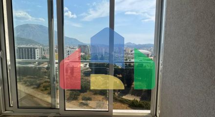 Квартира с 2 спальнями и видом на море и горы в Баре