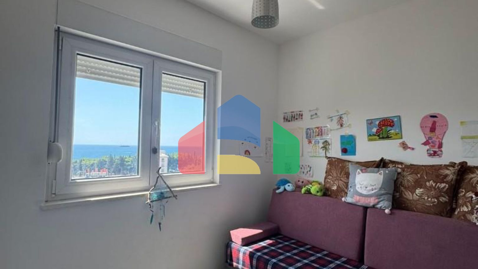 Квартира с 2 спальнями и видом на море и горы в Баре