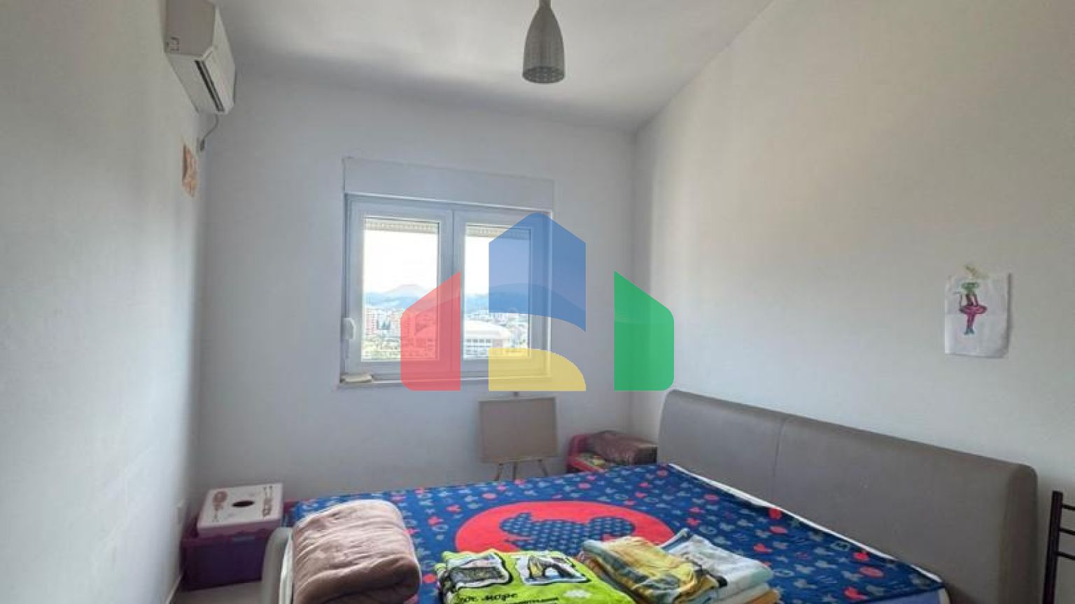 Квартира с 2 спальнями и видом на море и горы в Баре