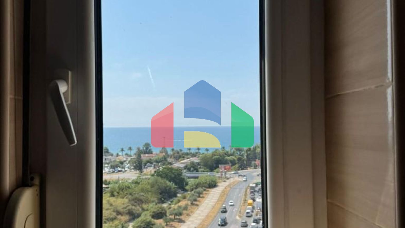 Квартира с 2 спальнями и видом на море и горы в Баре