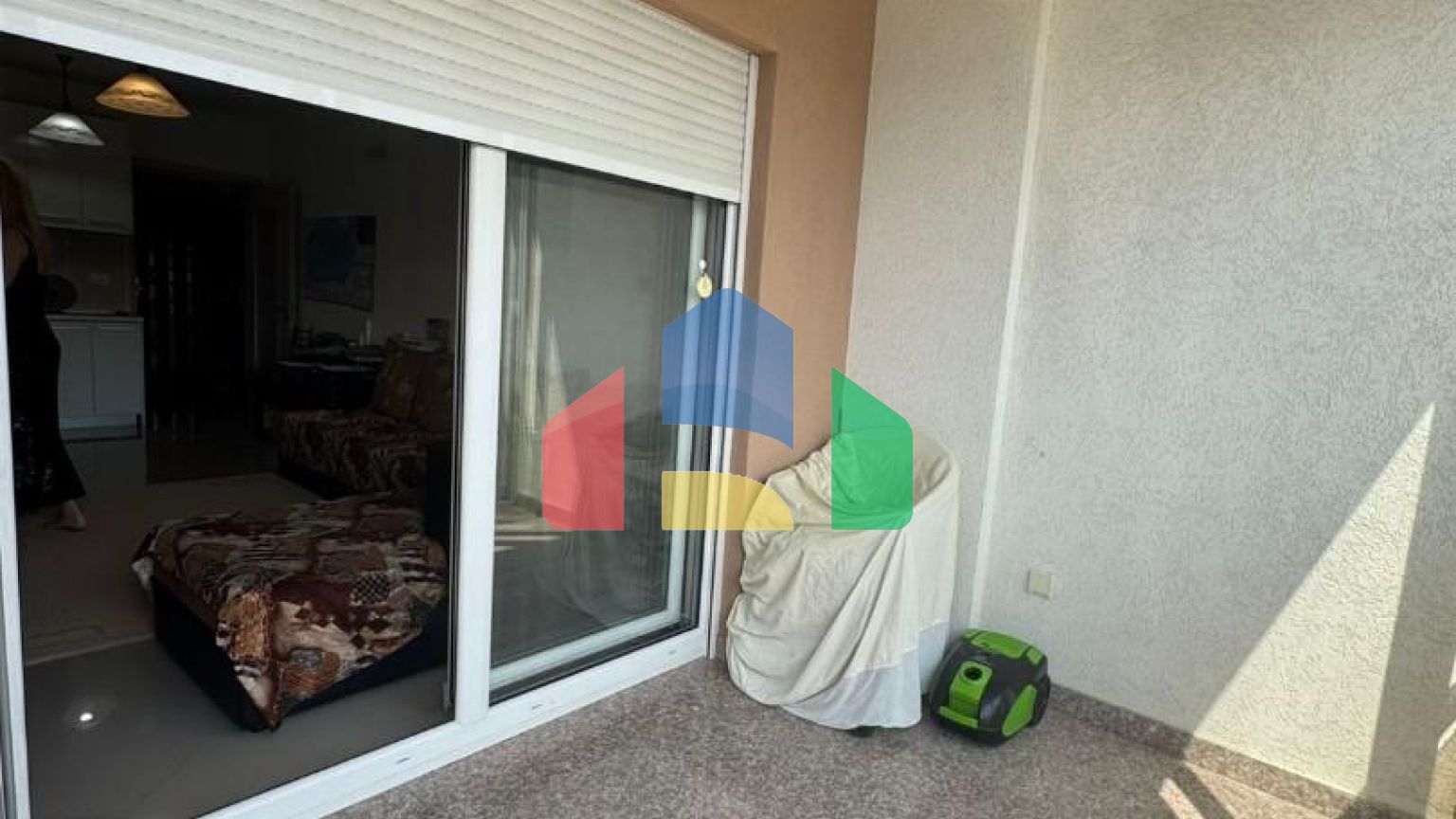 Квартира с 2 спальнями и видом на море и горы в Баре